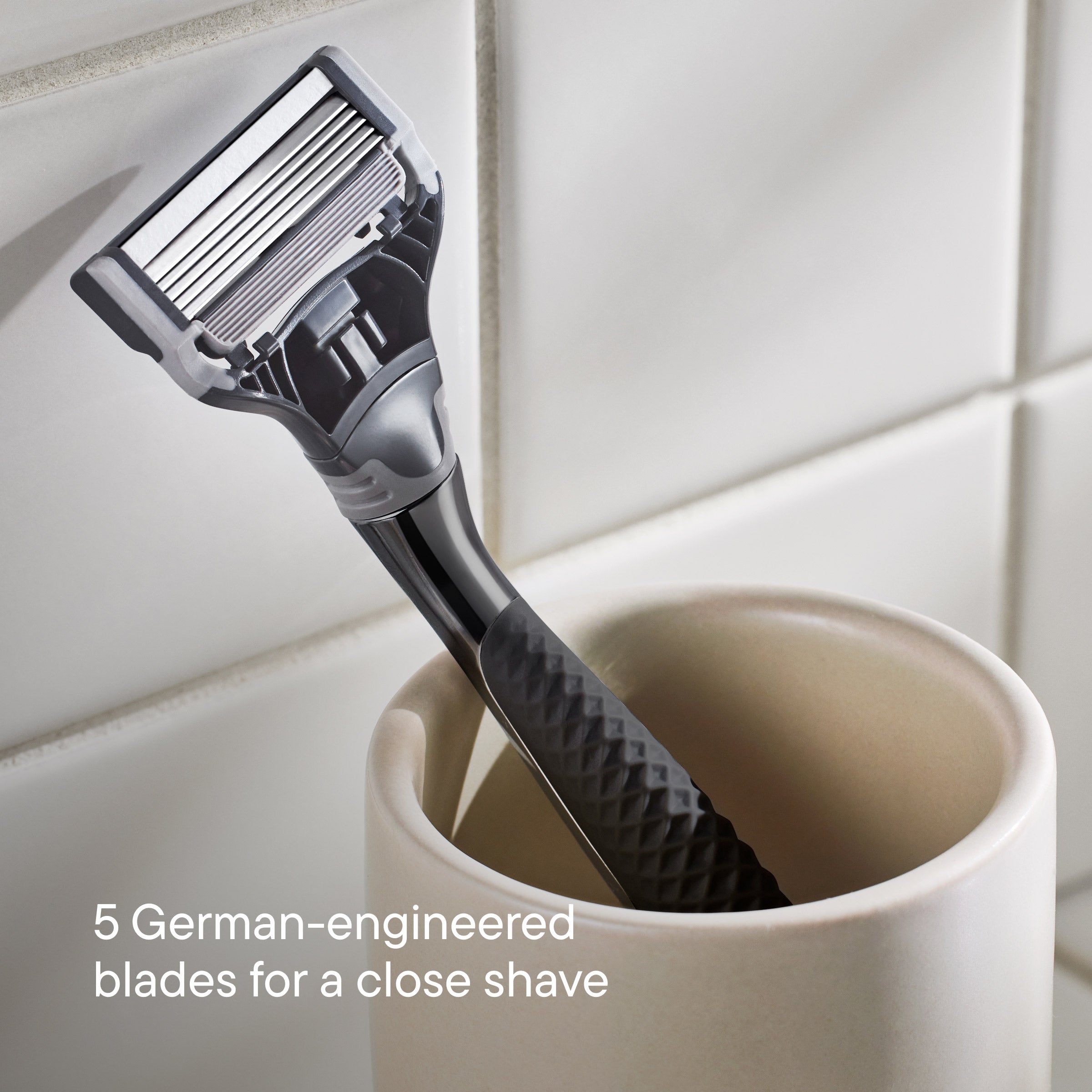 Harry's Original Shave Travel Kit / Chrome - Graphite / Shave Cream